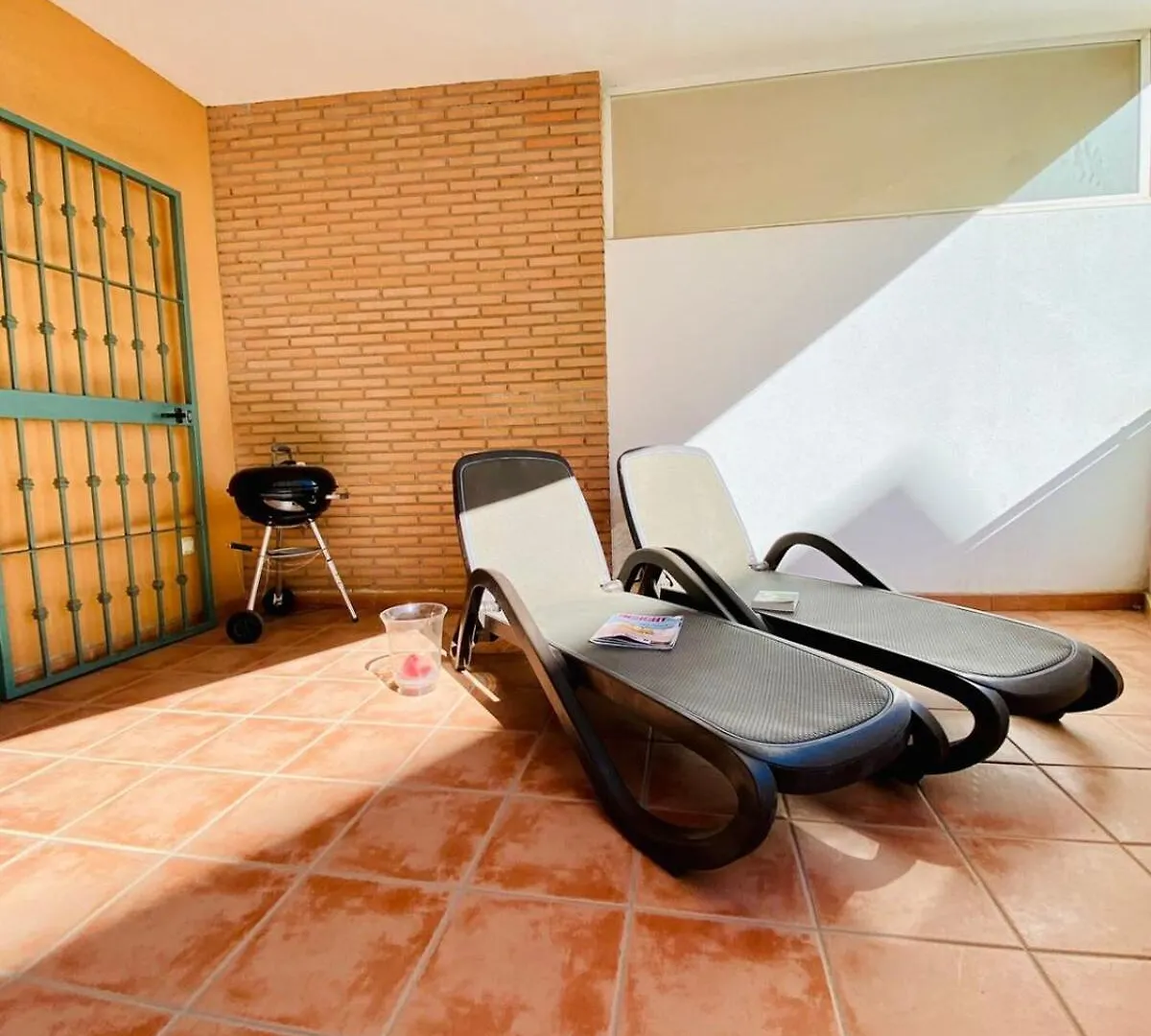 Precioso apartamento con parking en la playa de Burriana Nerja
