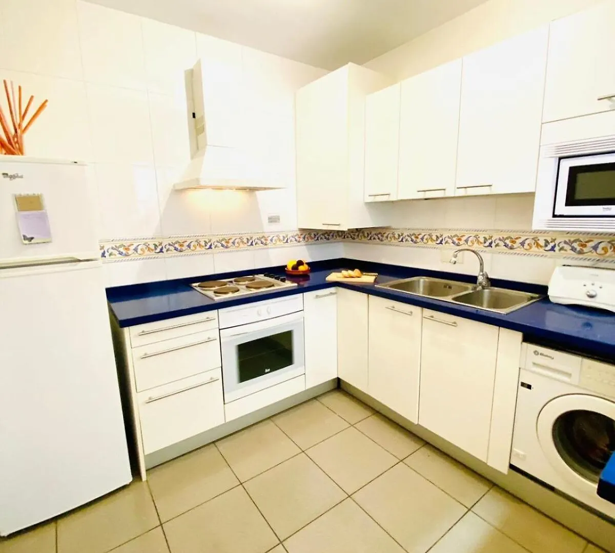 Precioso Apartamento Con Parking En La Playa De Burriana Nerja Spain